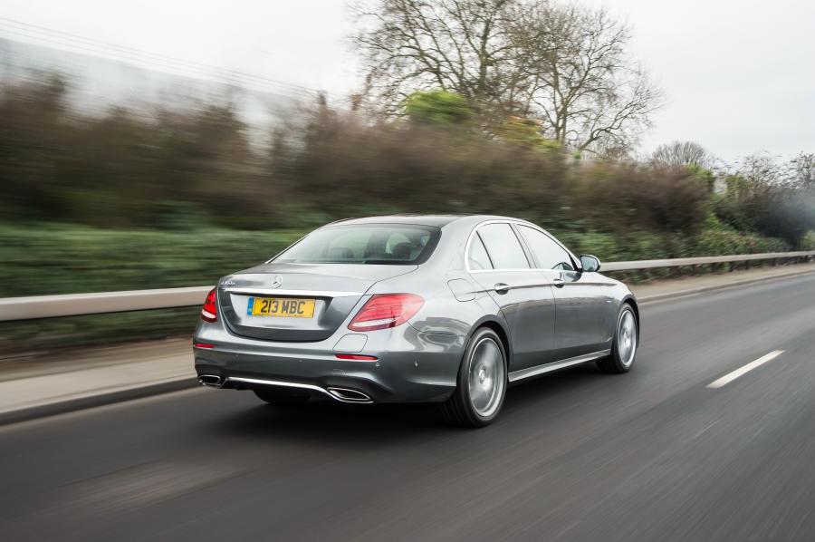  Mercedes-Benz E350 e AMG Line 2017 года  (UK) (фото 18 из 28)
